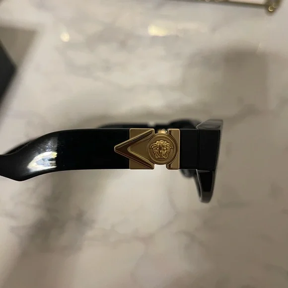 Brand new versace sunglasses - Picture 3 of 7